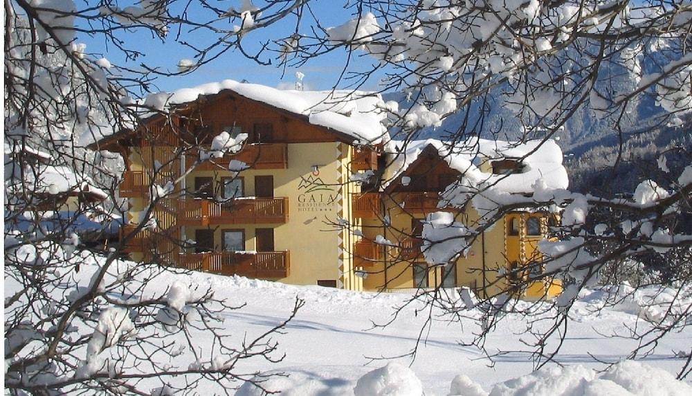 Gaia Residence Hotel Mezzana  Luaran gambar