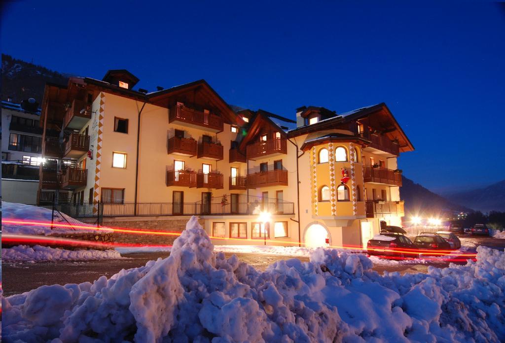 Gaia Residence Hotel Mezzana  Luaran gambar