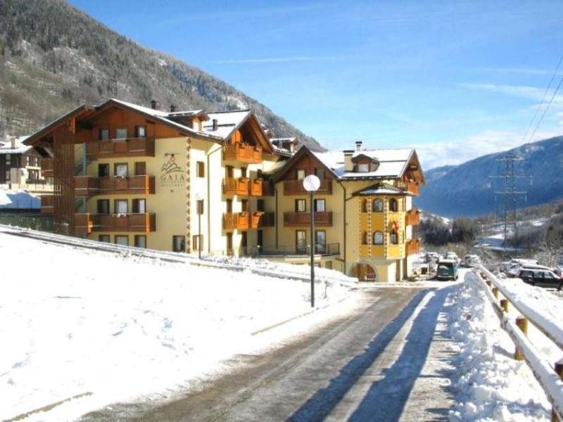 Gaia Residence Hotel Mezzana  Luaran gambar