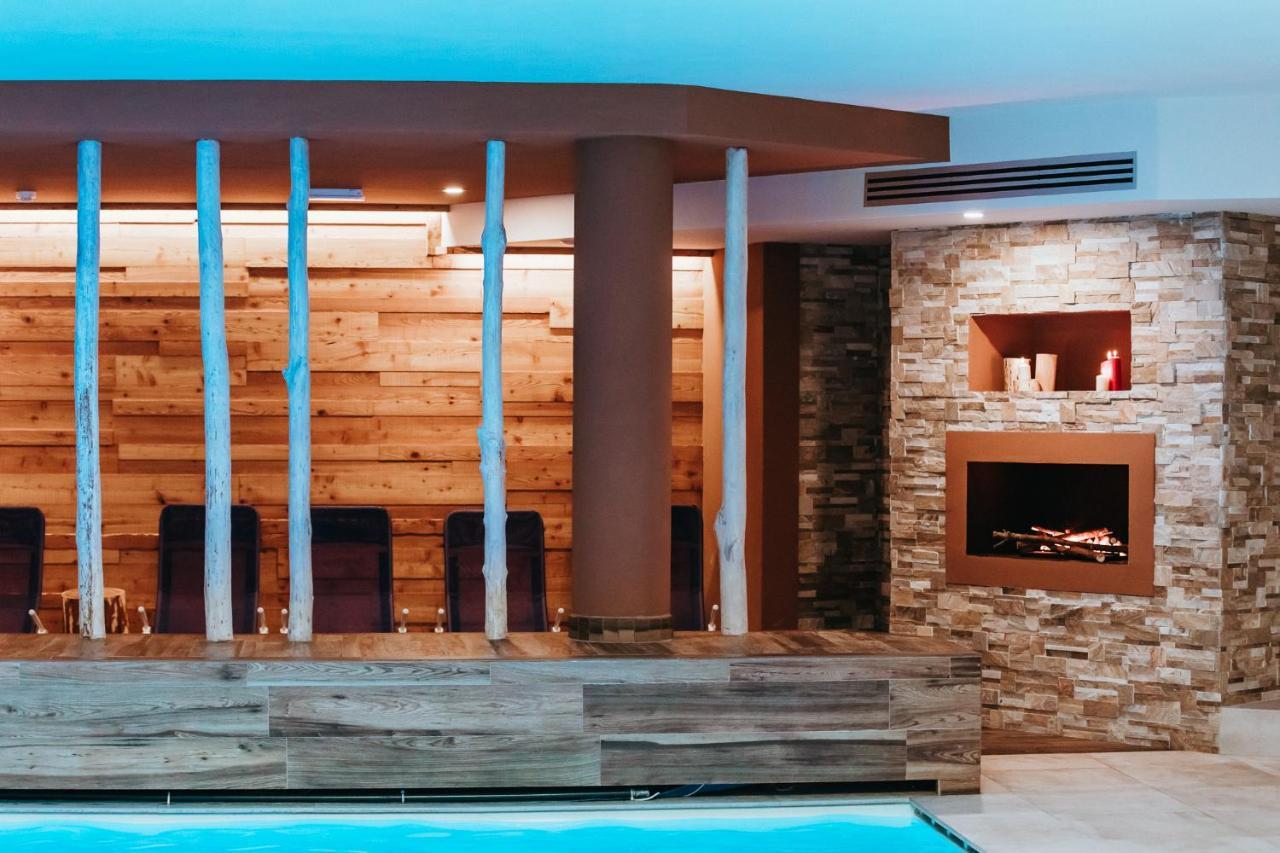 Gaia Residence Hotel Mezzana  Luaran gambar