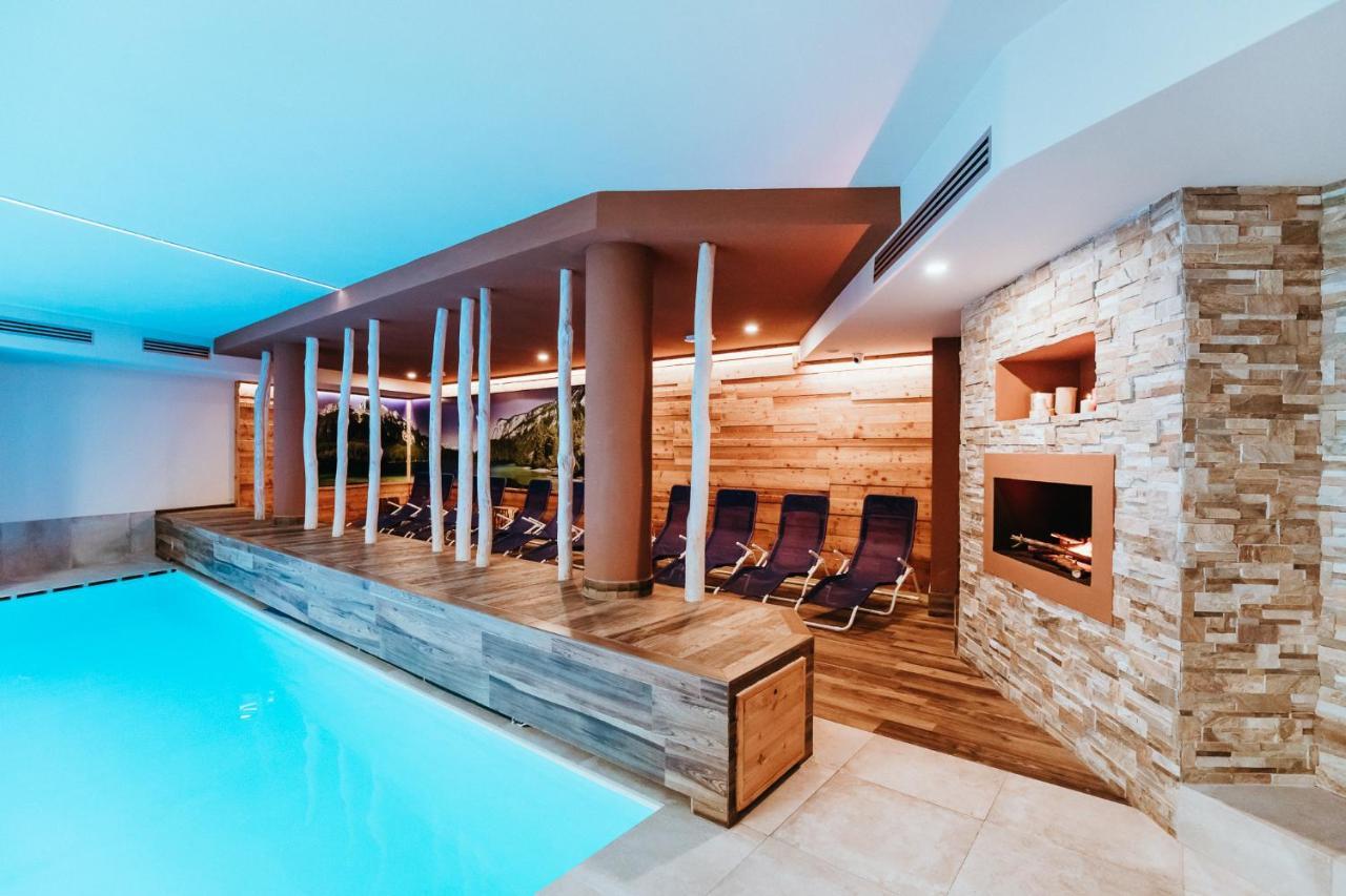Gaia Residence Hotel Mezzana  Luaran gambar