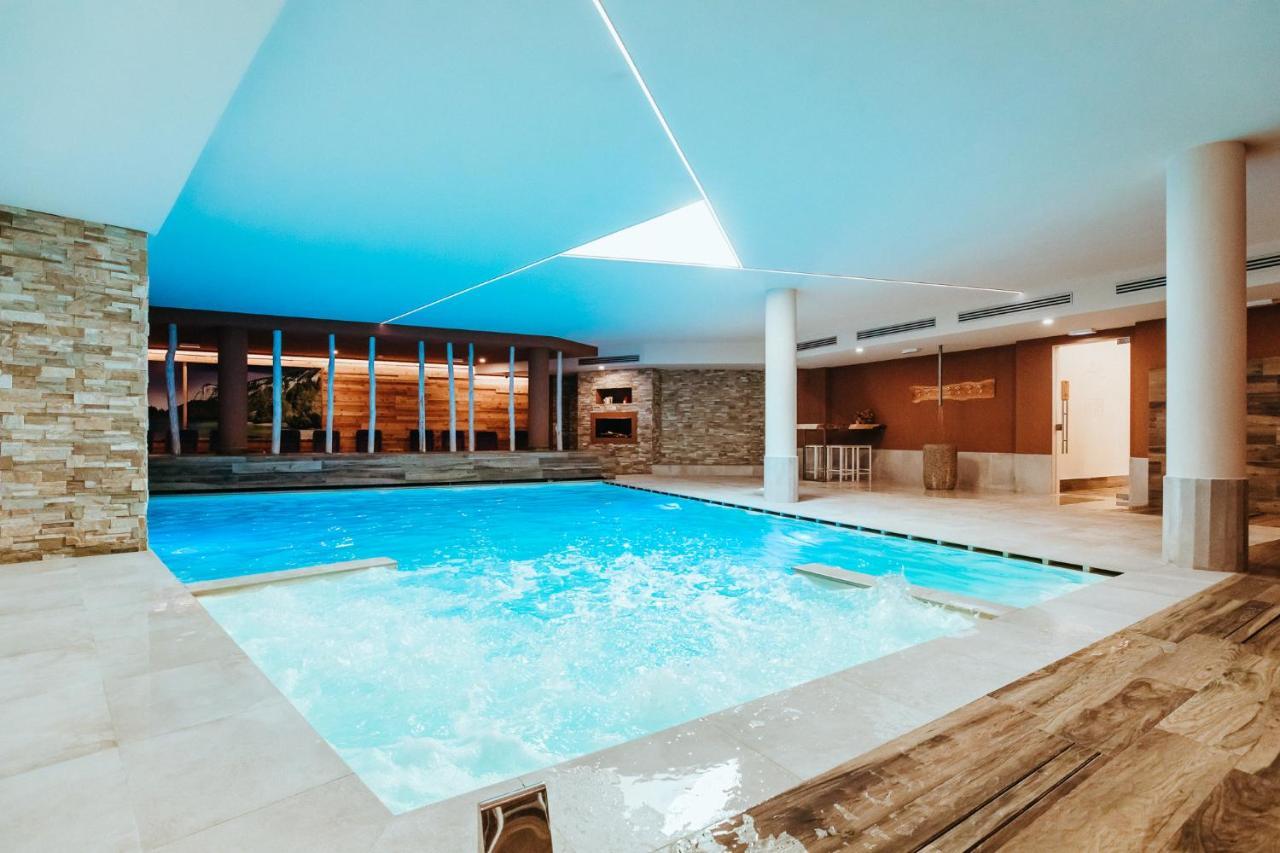 Gaia Residence Hotel Mezzana  Luaran gambar