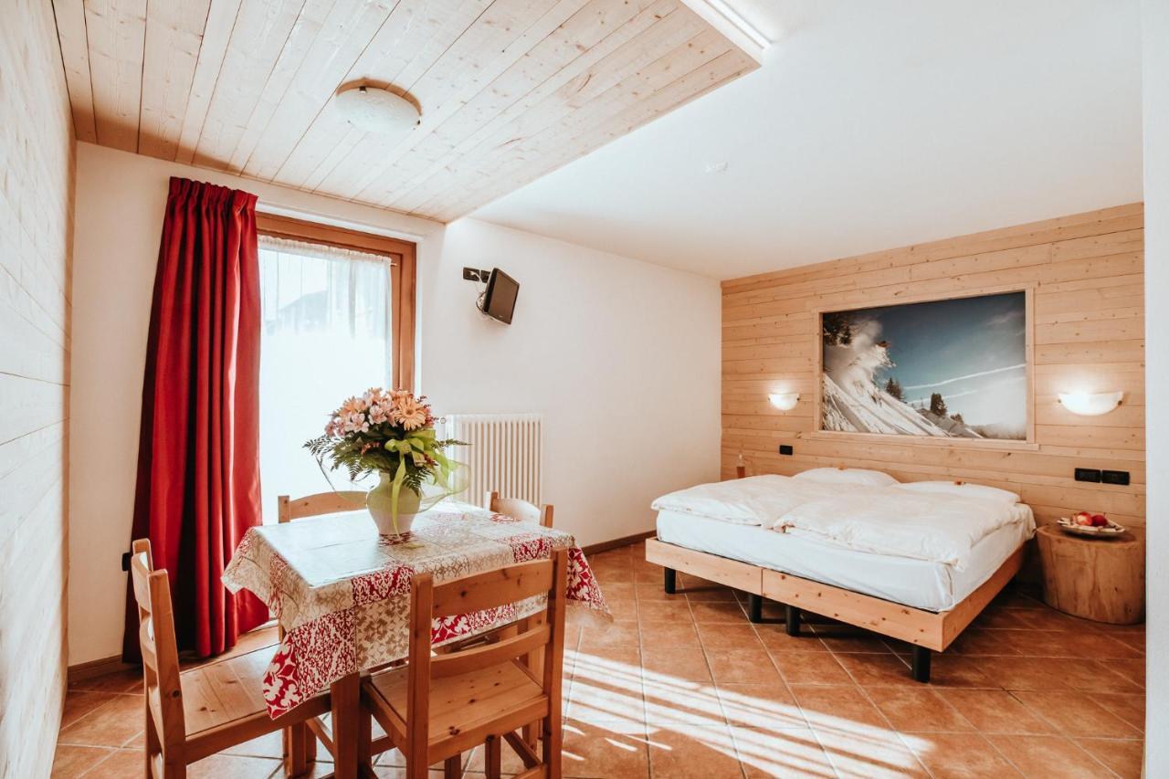 Gaia Residence Hotel Mezzana  Luaran gambar
